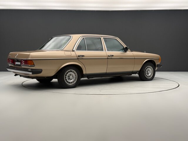 Mercedes-Benz 200