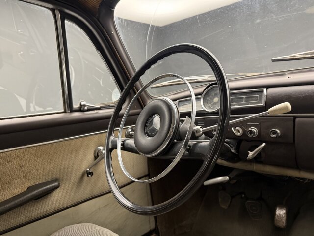 Mercedes-Benz 180