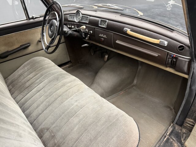 Mercedes-Benz 180