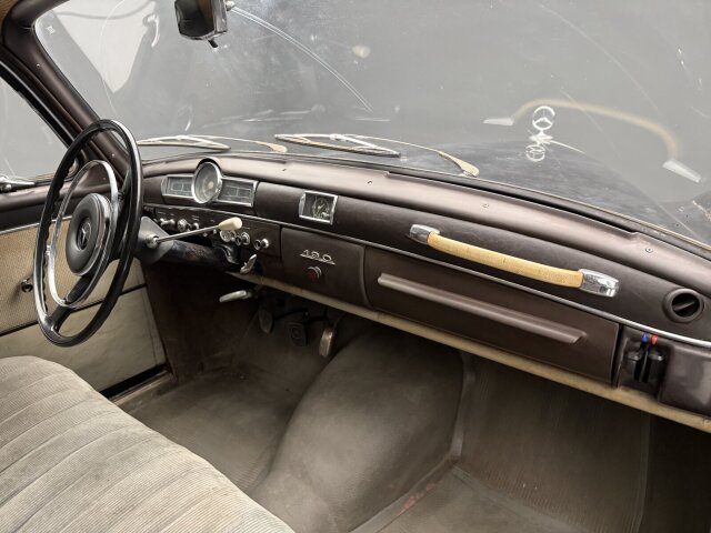 Mercedes-Benz 180
