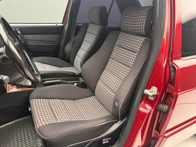 Mercedes-Benz 190 E