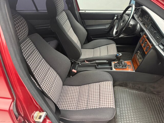 Mercedes-Benz 190 E