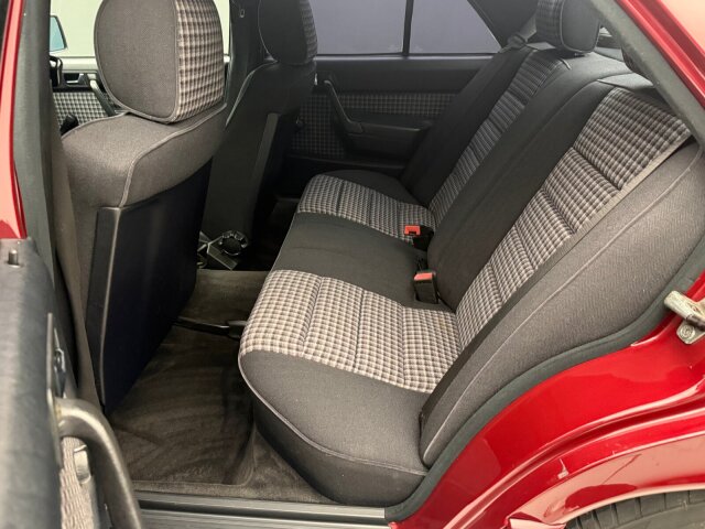 Mercedes-Benz 190 E
