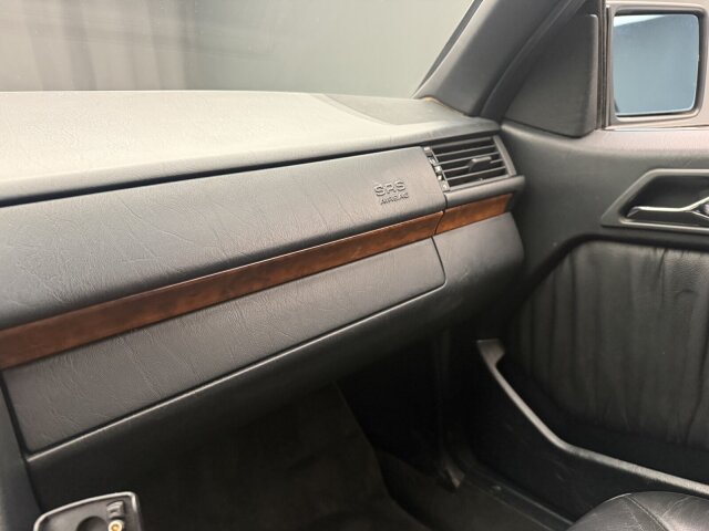 Mercedes-Benz 300