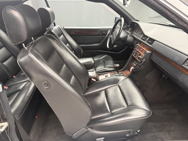 Mercedes-Benz 300