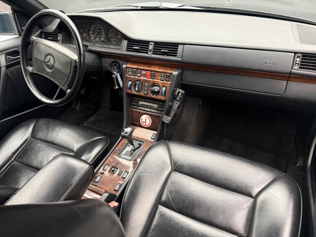 Mercedes-Benz 300
