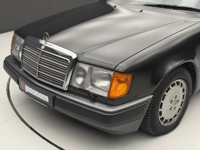 Mercedes-Benz 300