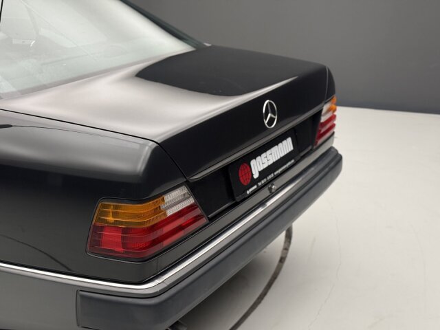 Mercedes-Benz 300