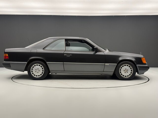 Mercedes-Benz 300