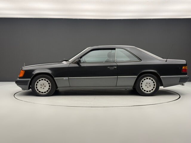 Mercedes-Benz 300