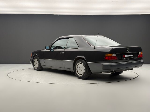 Mercedes-Benz 300