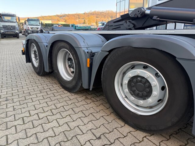 Mercedes-Benz Antos