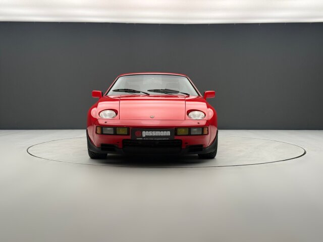 Porsche 928