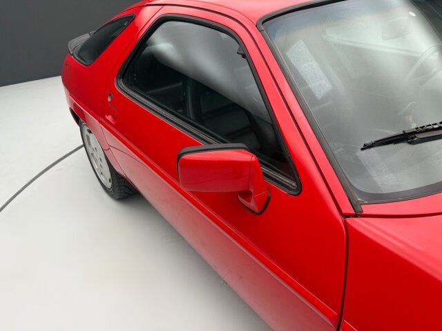 Porsche 928