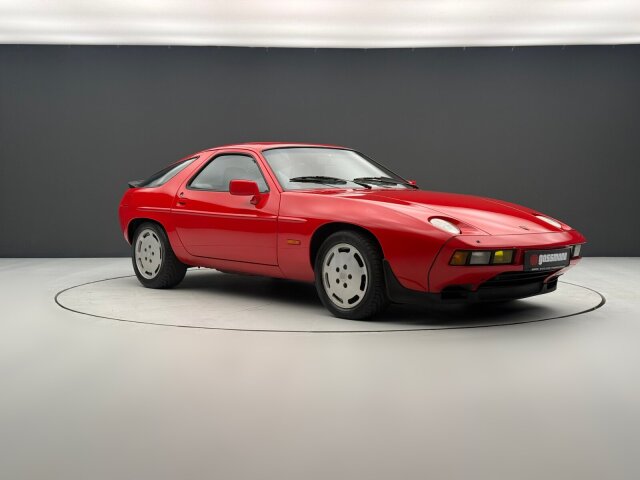 Porsche 928