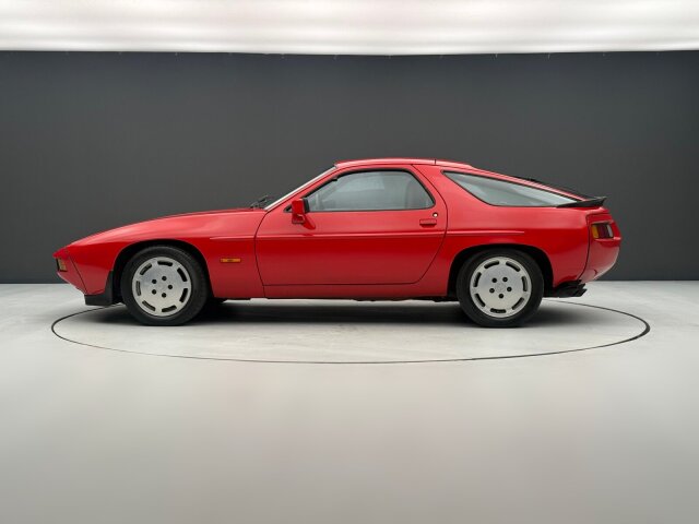 Porsche 928