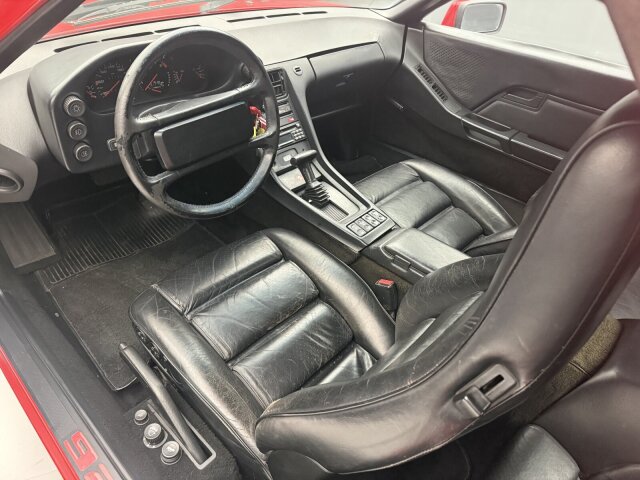Porsche 928