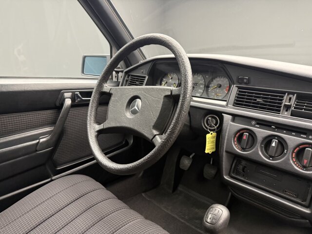Mercedes-Benz 190 E