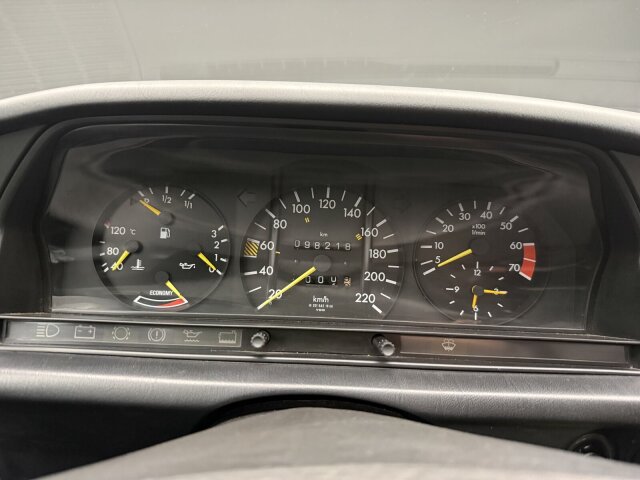 Mercedes-Benz 190 E