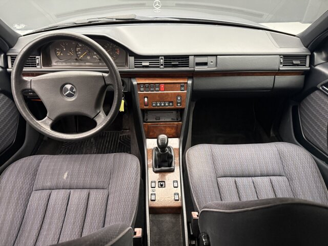 Mercedes-Benz 200