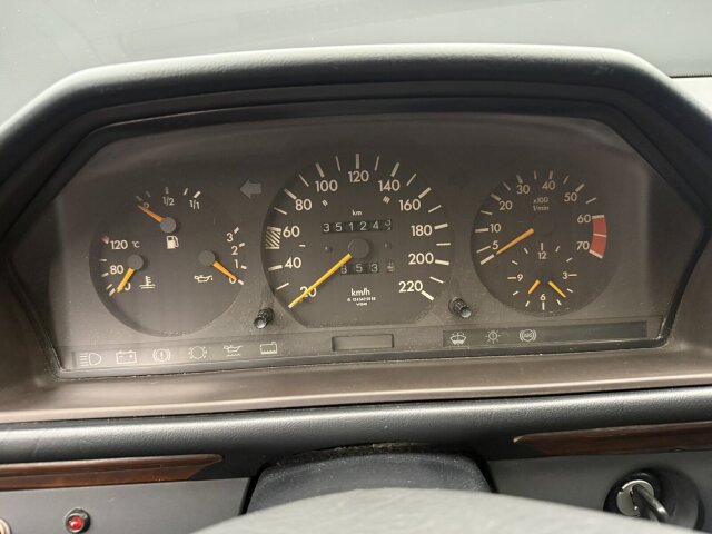 Mercedes-Benz 200