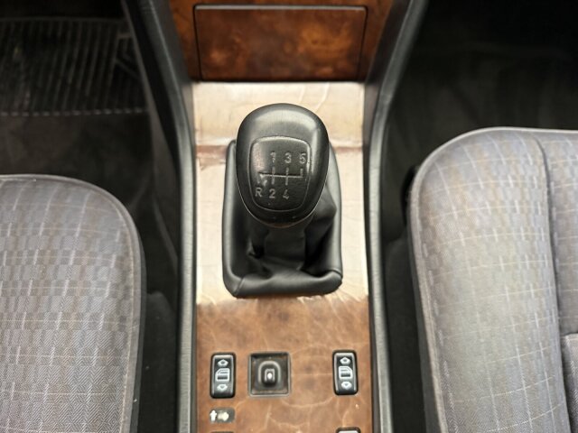 Mercedes-Benz 200