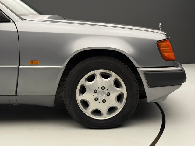 Mercedes-Benz 200