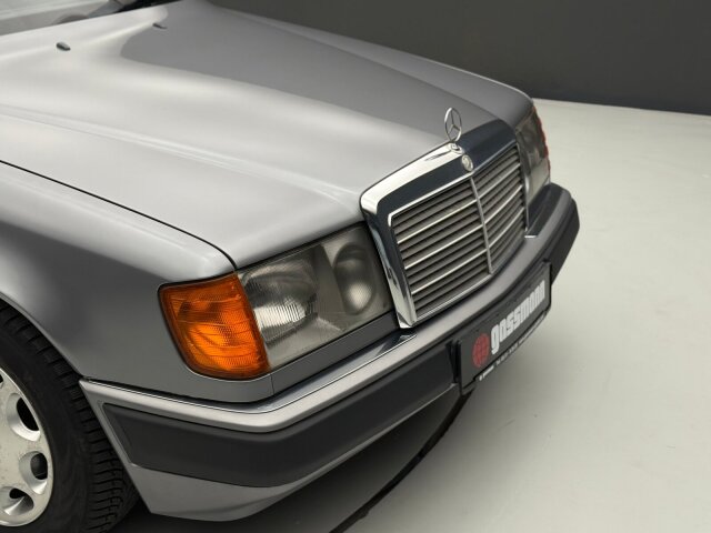 Mercedes-Benz 200