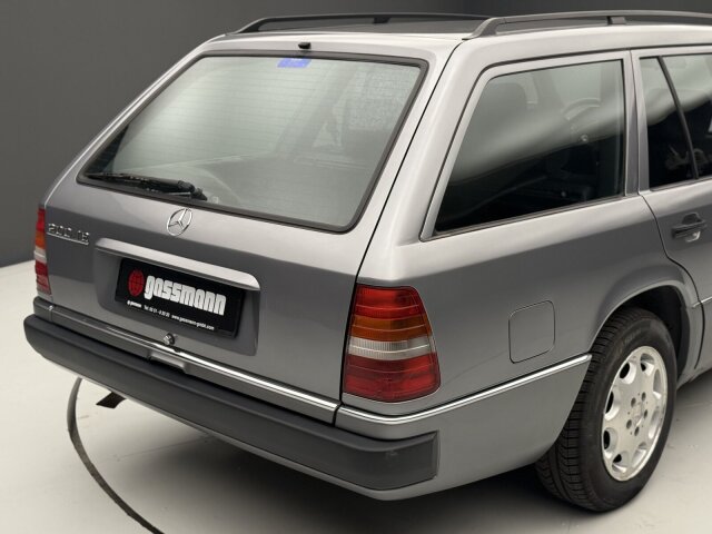 Mercedes-Benz 200