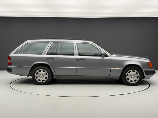 Mercedes-Benz 200