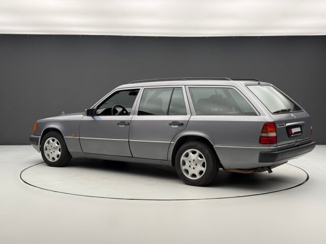 Mercedes-Benz 200