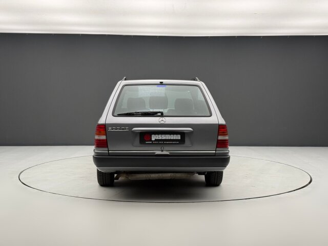 Mercedes-Benz 200