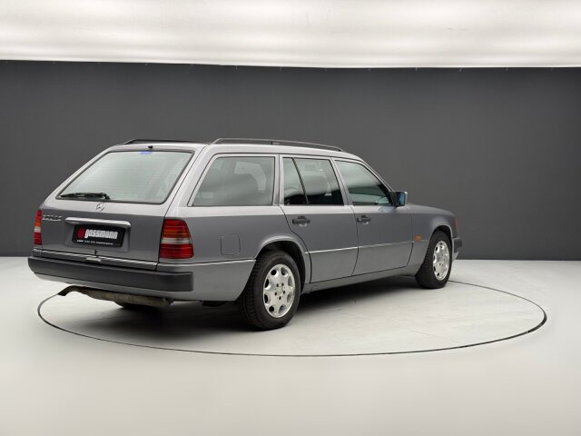Mercedes-Benz 200