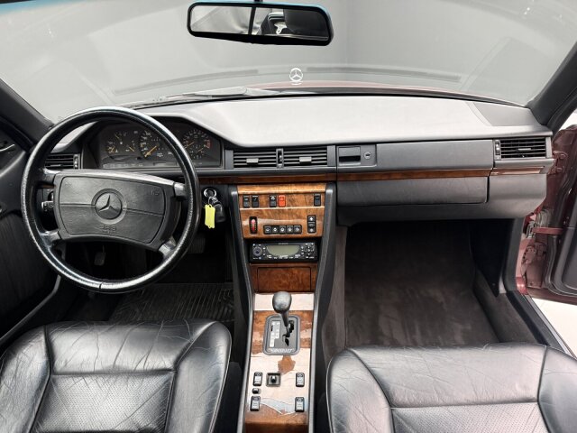 Mercedes-Benz 300