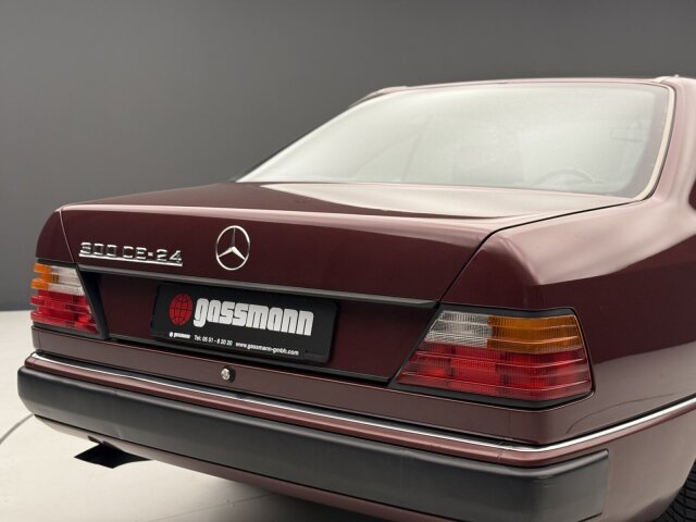 Mercedes-Benz 300