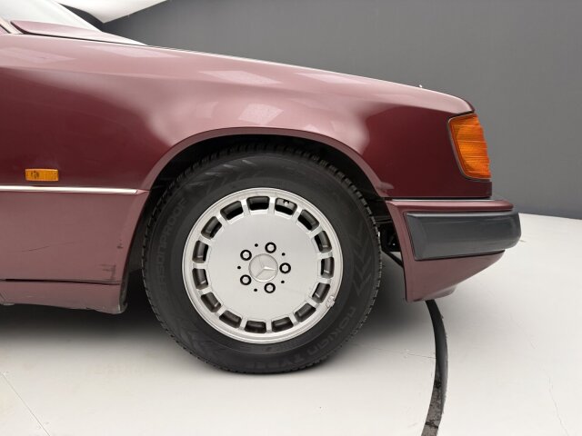 Mercedes-Benz 300