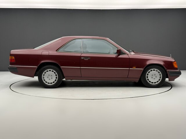 Mercedes-Benz 300