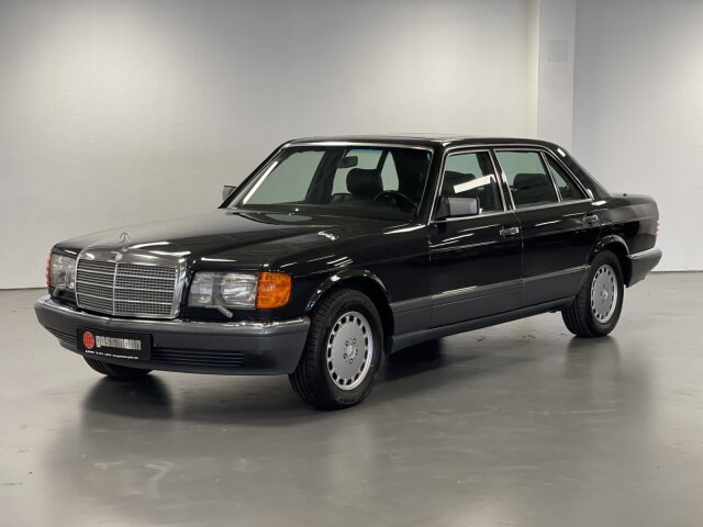 Mercedes-Benz560 SEL Limousine W126
