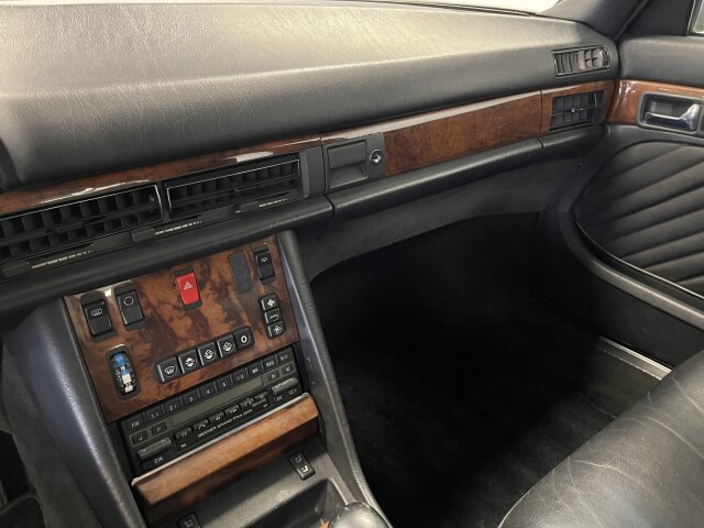 Mercedes-Benz 560
