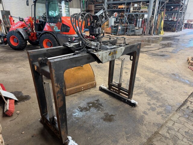 Kinshofer332V-1100 Palettenzange