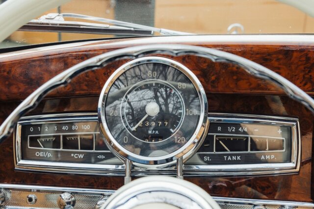 Mercedes-Benz 300
