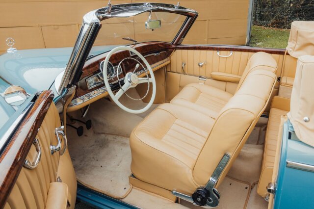 Mercedes-Benz 300