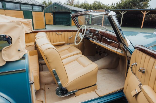 Mercedes-Benz 300