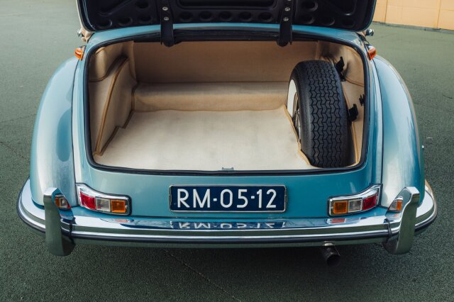 Mercedes-Benz 300