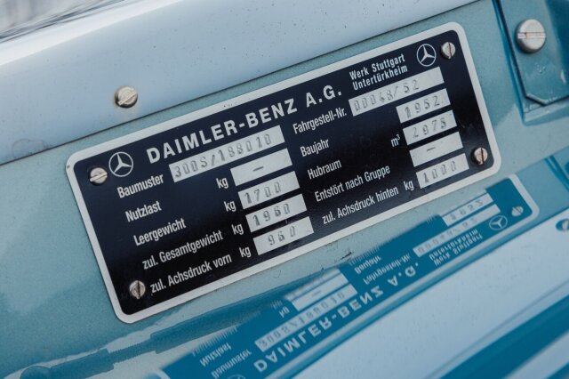 Mercedes-Benz 300