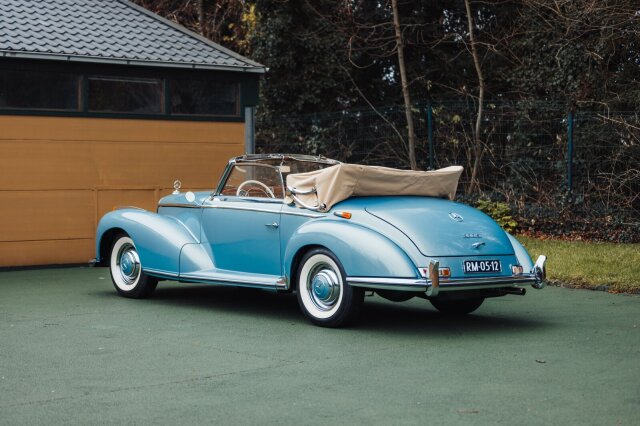 Mercedes-Benz 300