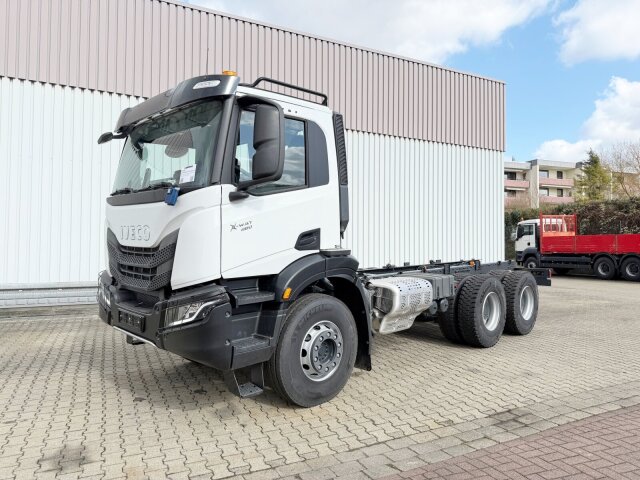 IvecoX-Way AD300X46Z 6x4, Retarder, Navi