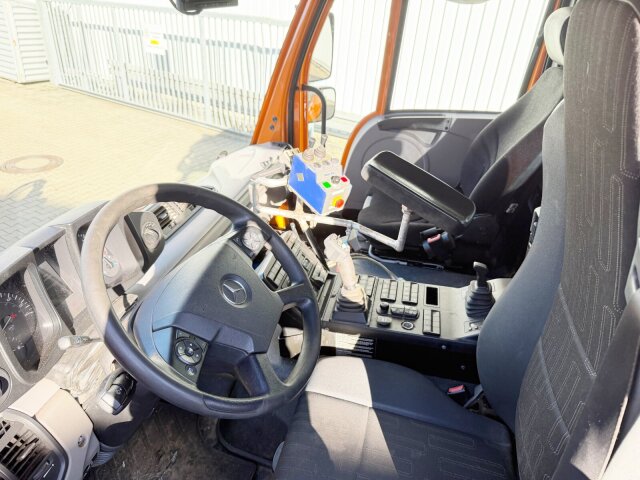 Unimog U