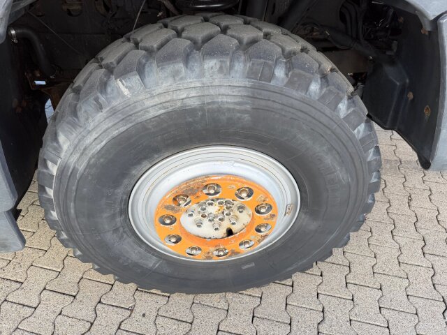 Unimog U