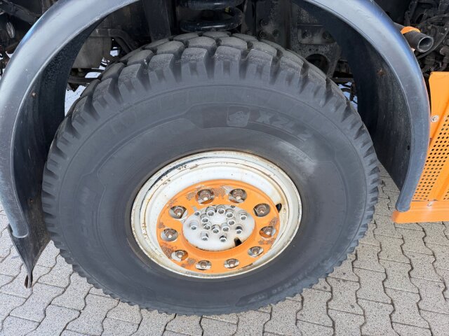 Unimog U
